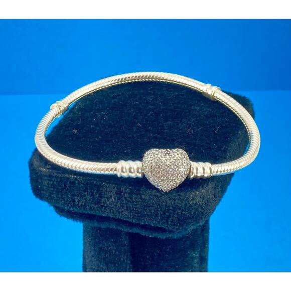 Pandora charm bracelet with Pave Heart Clasp - Picture 1 of 4